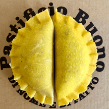 Carica l'immagine nel visualizzatore di Gallery, Mezzelune a Mano Asparagi e Pancetta (€/etto) - Pastificio Buono