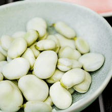 Carica l'immagine nel visualizzatore di Gallery, Mezzelune a Mano Fave e Pecorino (€/etto) - Pastificio Buono