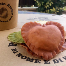 Carica l'immagine nel visualizzatore di Gallery, Ravioli "San Valentino” con Carne (€/etto) - Pastificio Buono