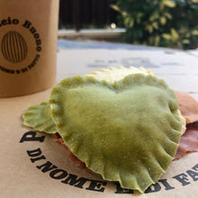Carica l'immagine nel visualizzatore di Gallery, Ravioli "San Valentino” Ricotta e Baccalà (€/etto) - Pastificio Buono