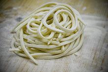 Carica l'immagine nel visualizzatore di Gallery, Stringozzi (€/etto) - Pastificio Buono