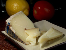 Carica l&#39;immagine nel visualizzatore di Gallery, Ravioli Ricotta e Pecorino (€/etto) - Pastificio Buono
