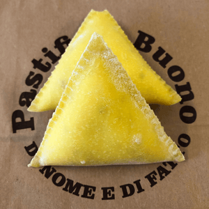 Ravioli Triangolari a Mano al Salmone (€/etto) - Pastificio Buono
